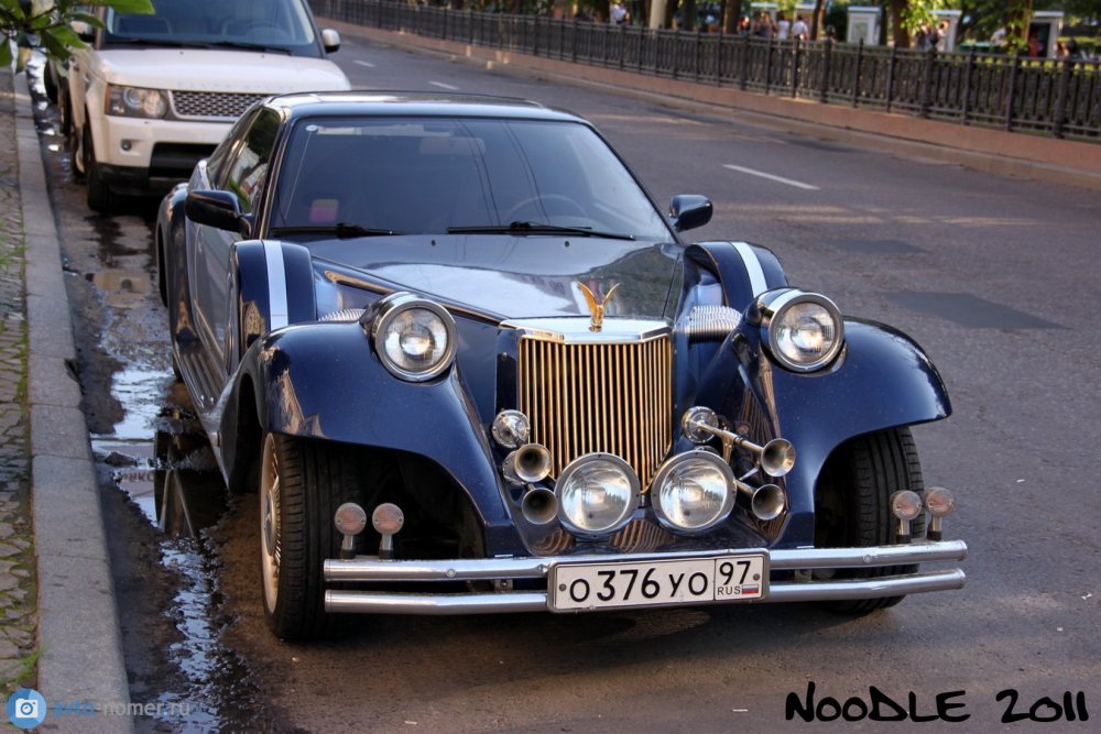 Mitsuoka le-seyde салон