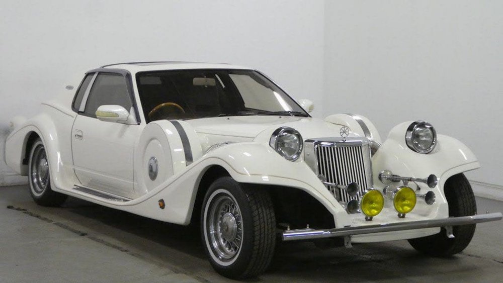 Mitsuoka le-seyde салон