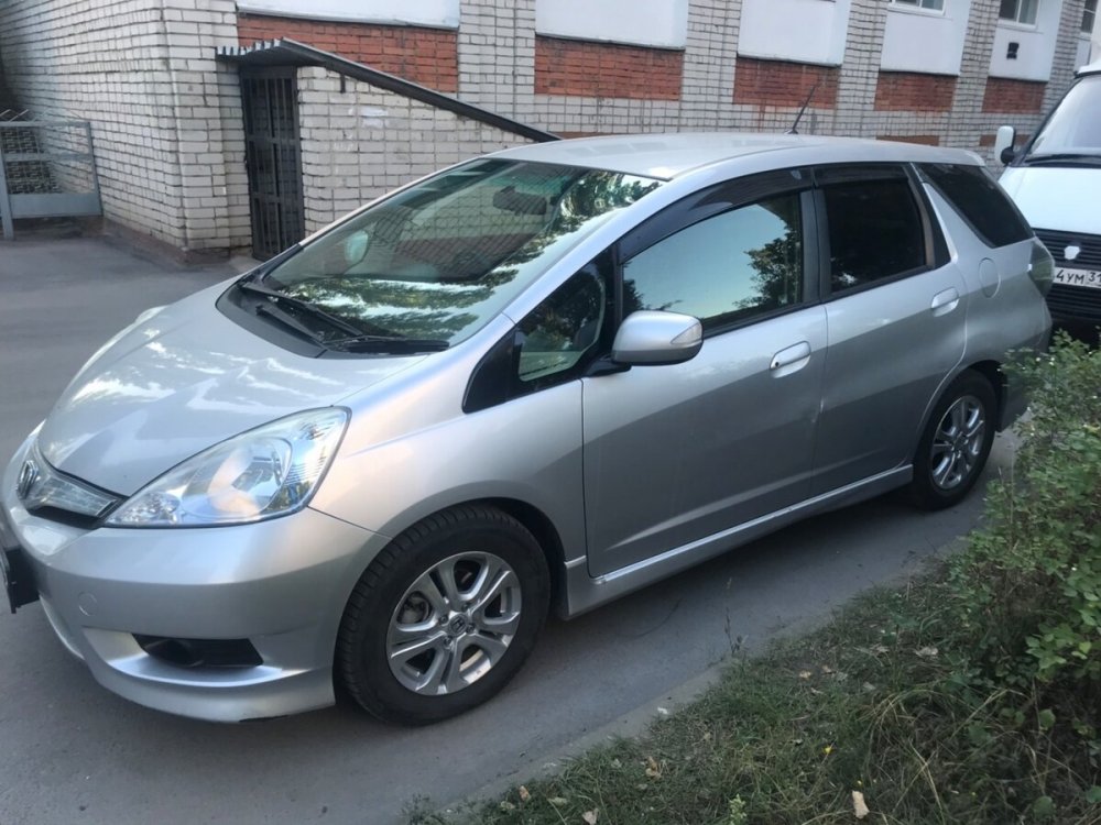 Автомобиль honda fit shuttle