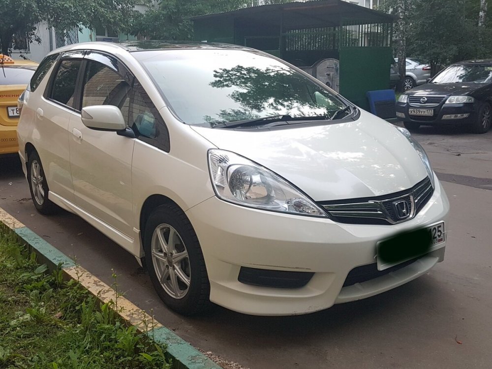 Honda Fit Shuttle хэтчбек