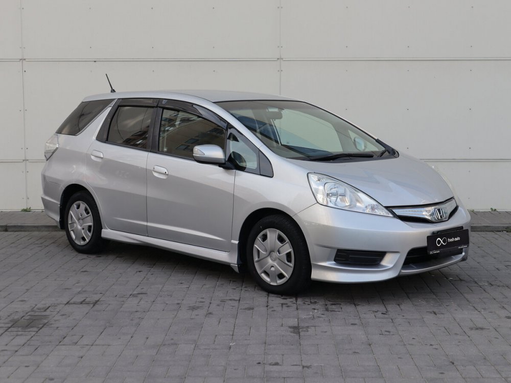 Дилерская модель Honda Fit Shuttle