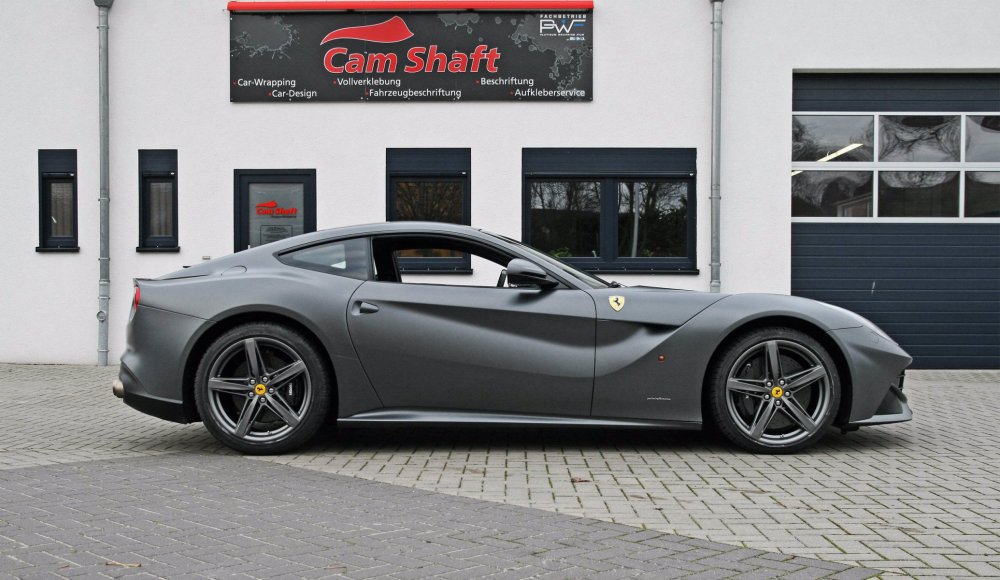 Ferrari f12 Berlinetta серая