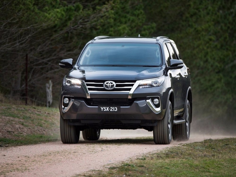 Toyota Fortuner 2015