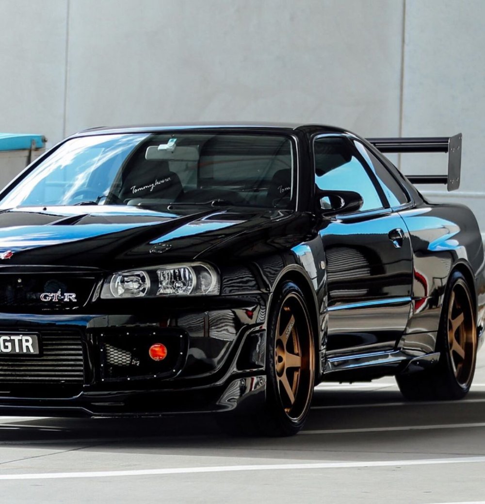 Nissan Skyline GTR r34 v spec 2