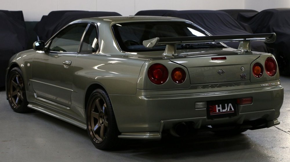 Nissan Skyline GTR r34 сзади