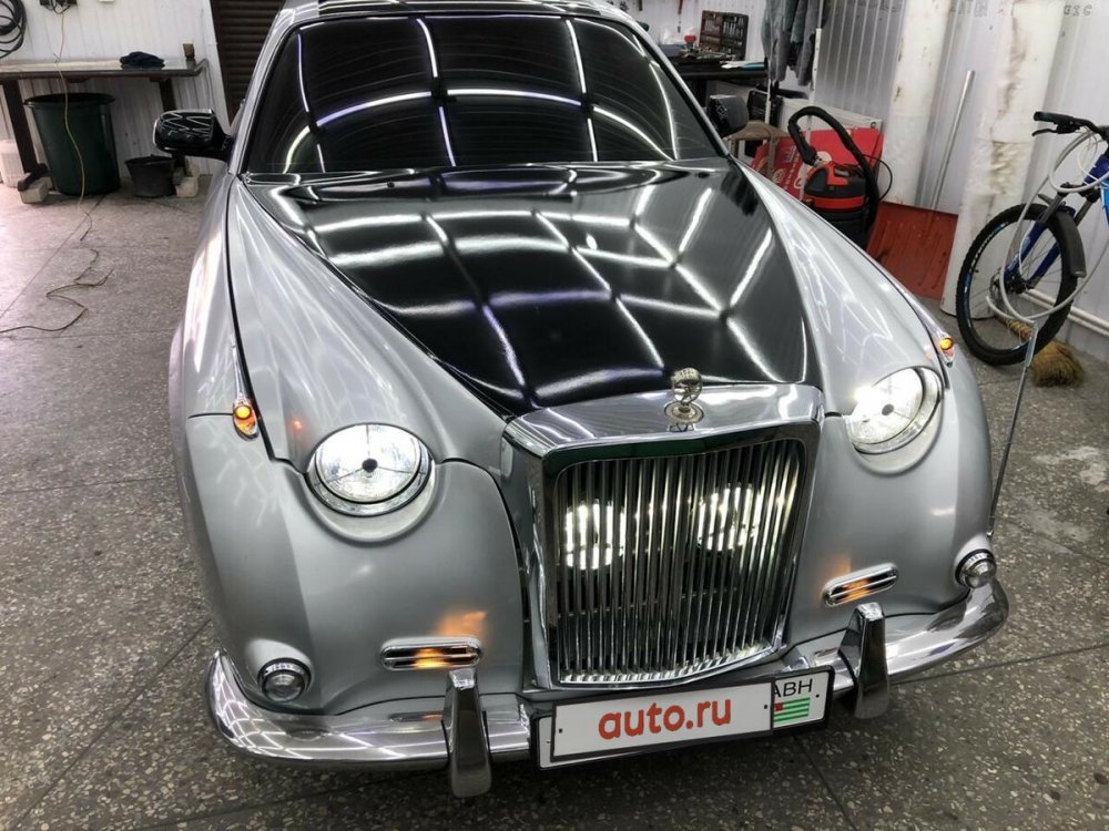 Mitsuoka Galue 2