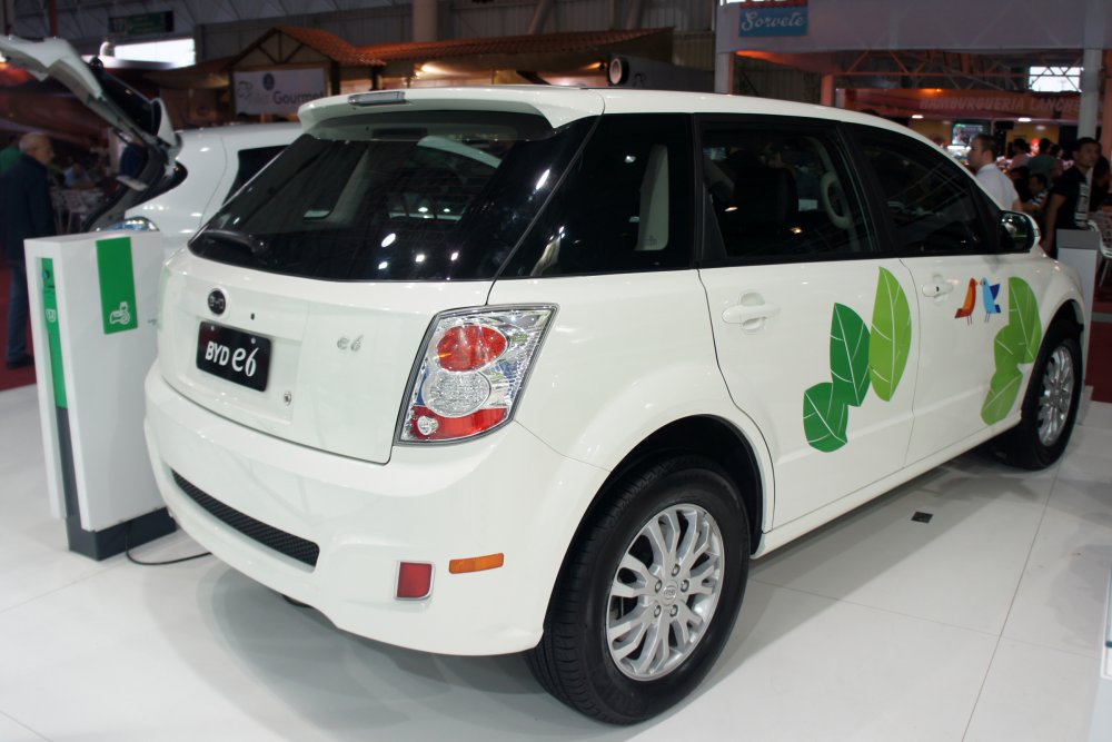 BYD e6