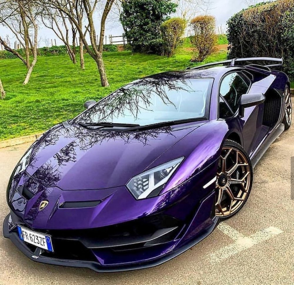 Lamborghini Aventador SVJ фиолетовый