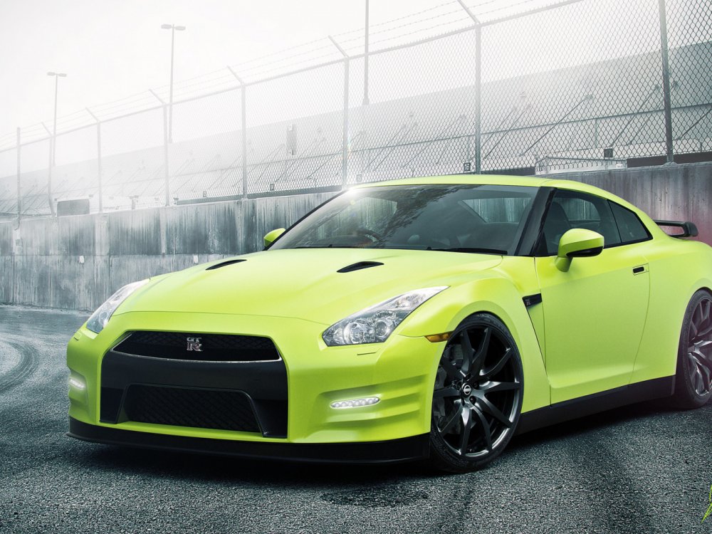 Nissan GTR r35 зеленый