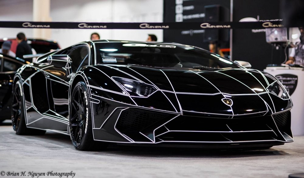 Черный tron Lamborghini Aventador