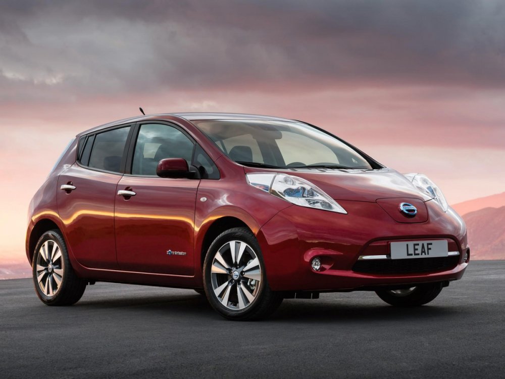 Nissan Leaf электромобиль