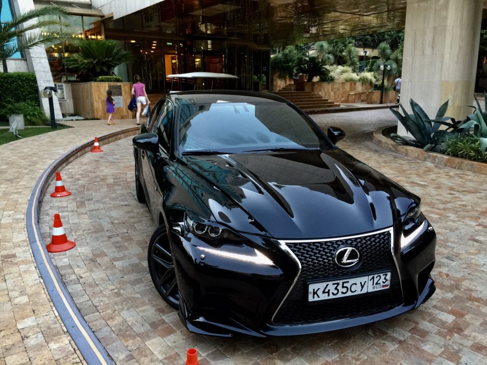 Lexus is 2015 чёрный