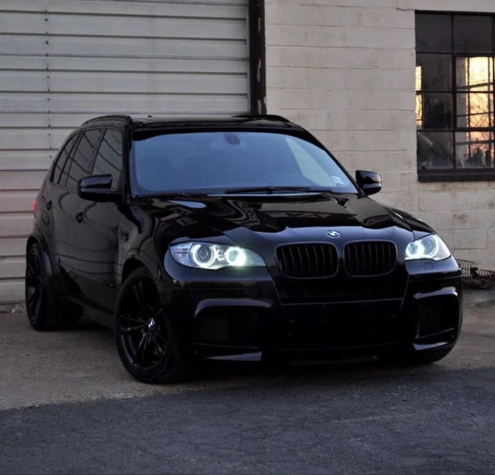 BMW x5m красный