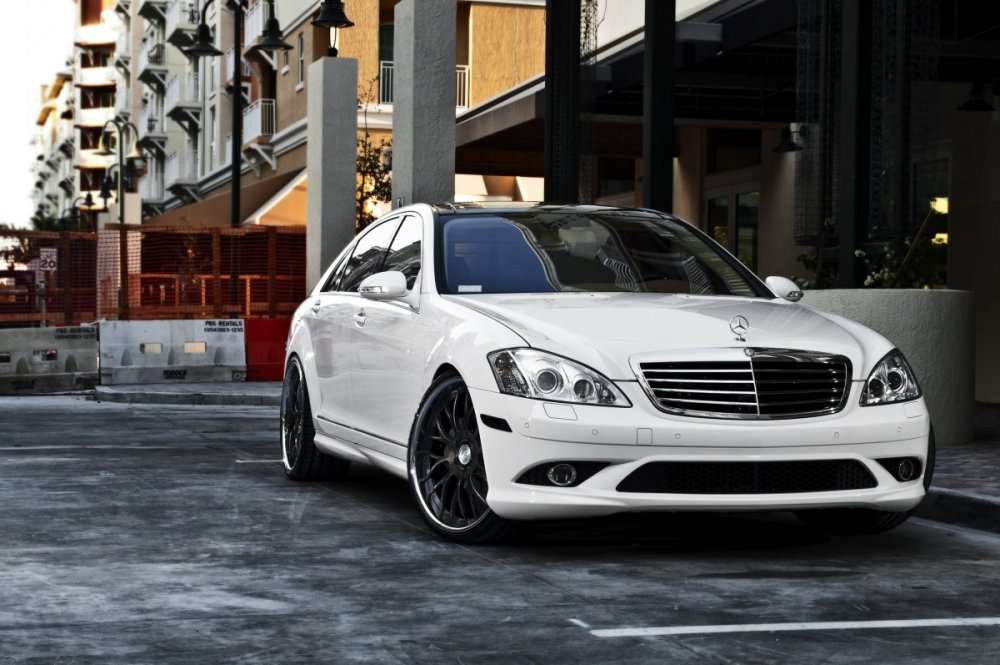 Mercedes Benz s666