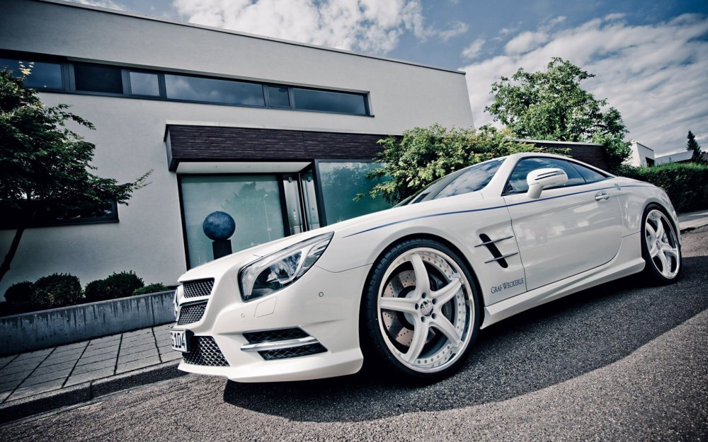 CLS 63 AMG белый