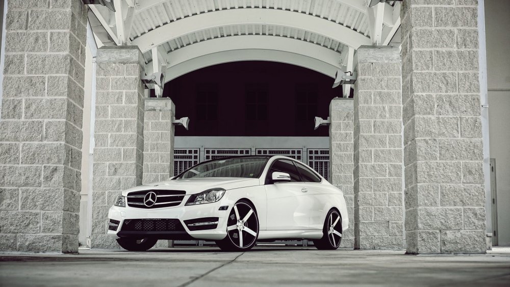 Mercedes CLS 63 AMG White