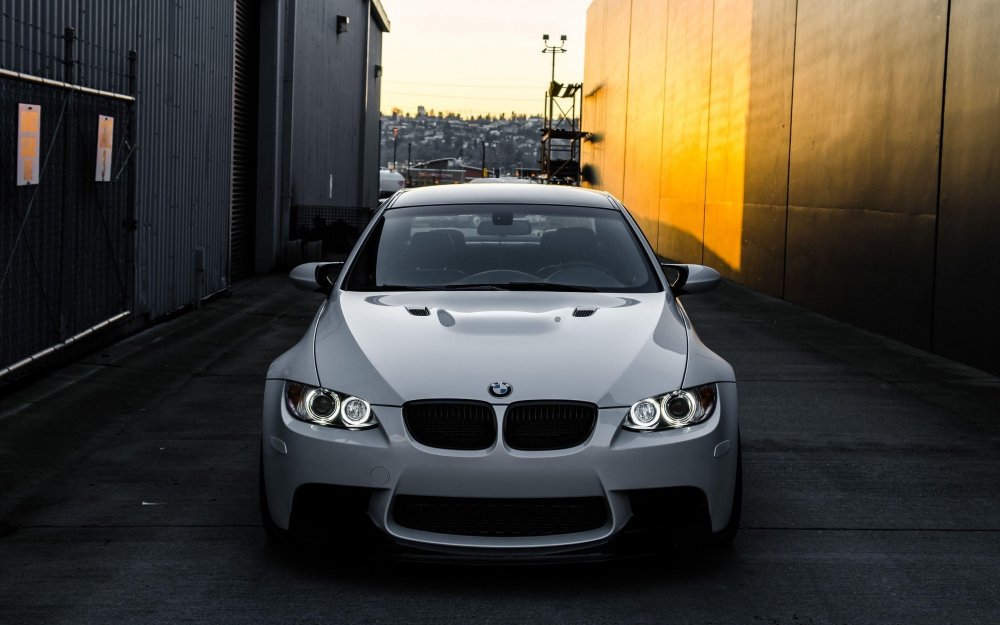 BMW m3 e92 белая