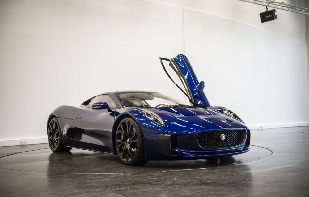 Спорткар Jaguar c-x75