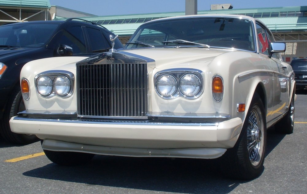 Rolls Royce Corniche 2