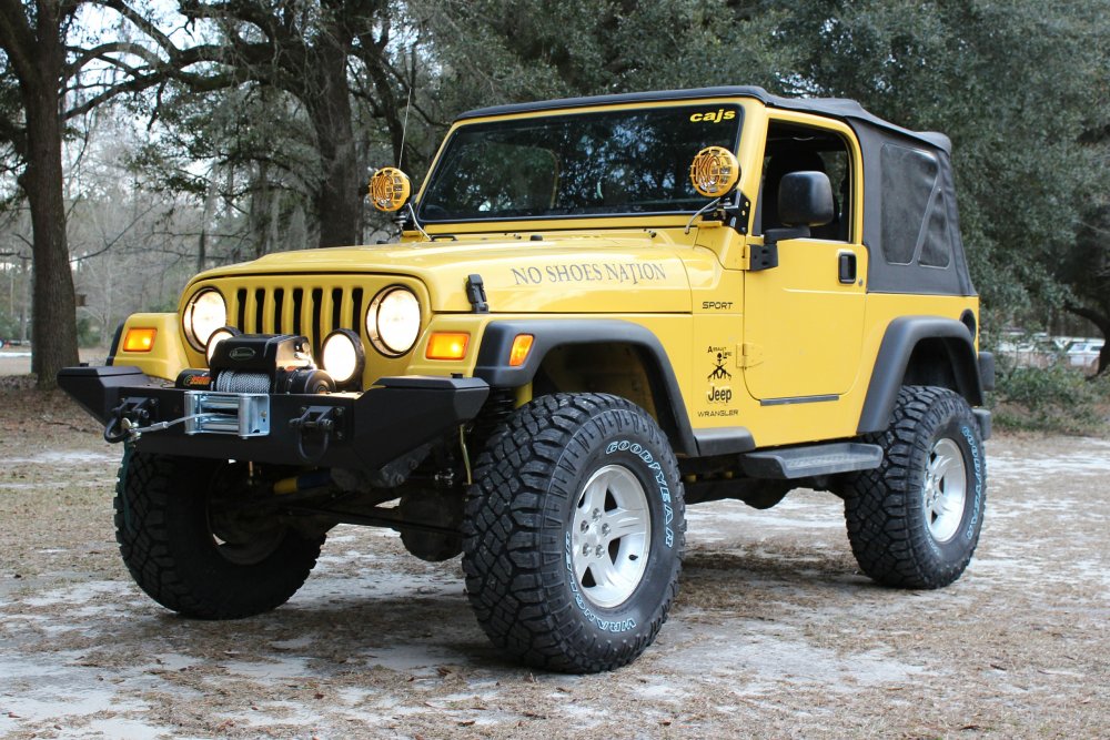 Жёлтый jeep