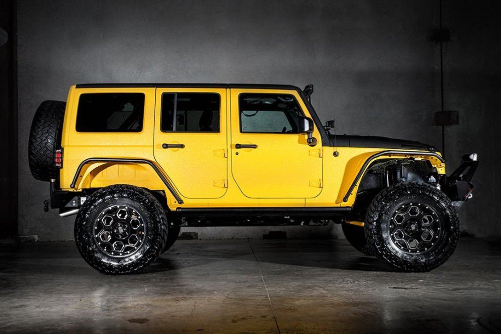 Jeep Wrangler Rubicon желтый