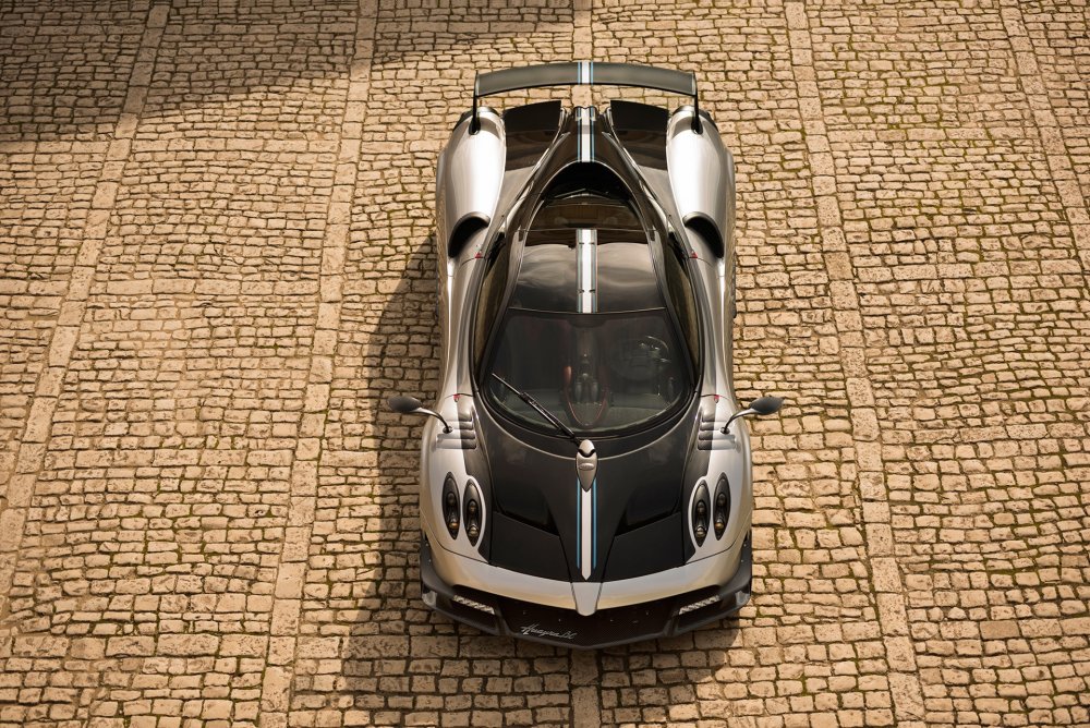 Pagani Huayra Roadster салон