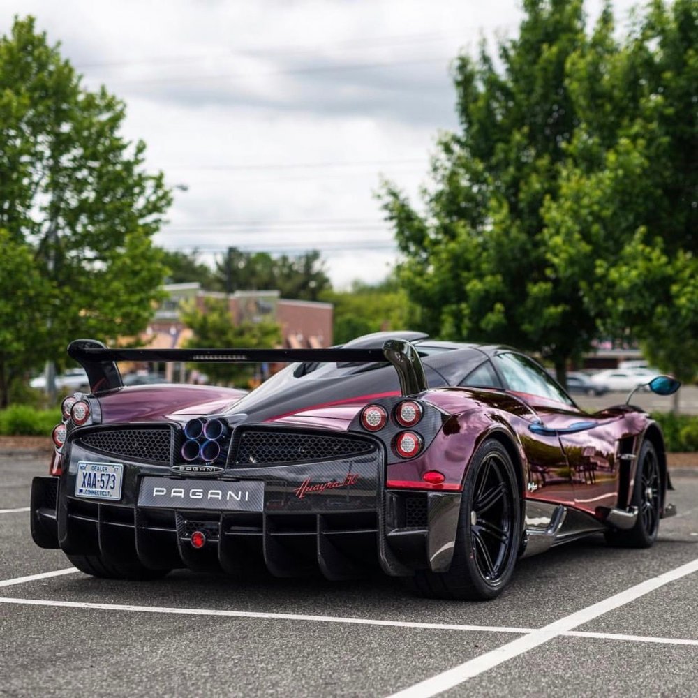 Pagani Huayra голубая