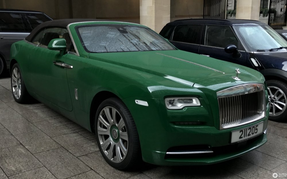 Rolls Royce Wraith зеленый