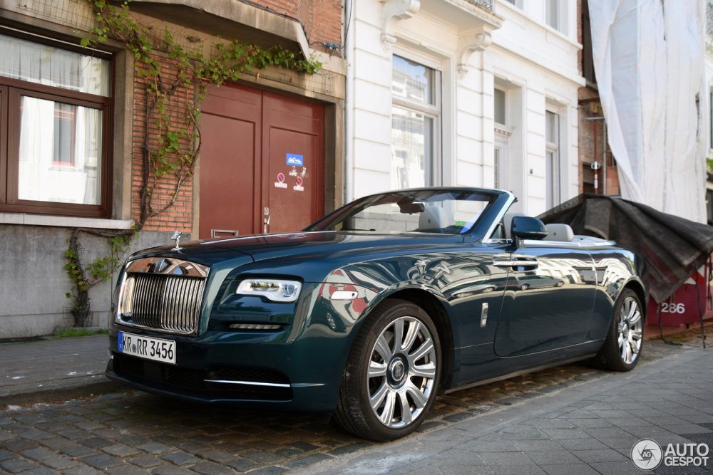 Rolls Royce Phantom зеленый