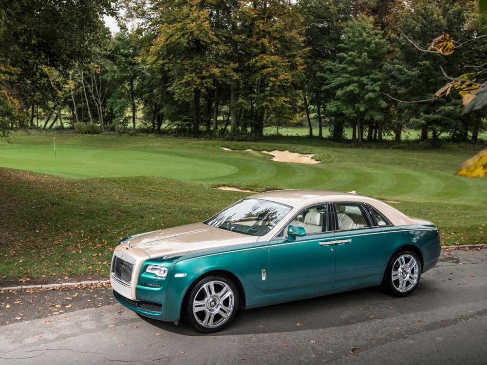 Rolls Royce Cullinan Green