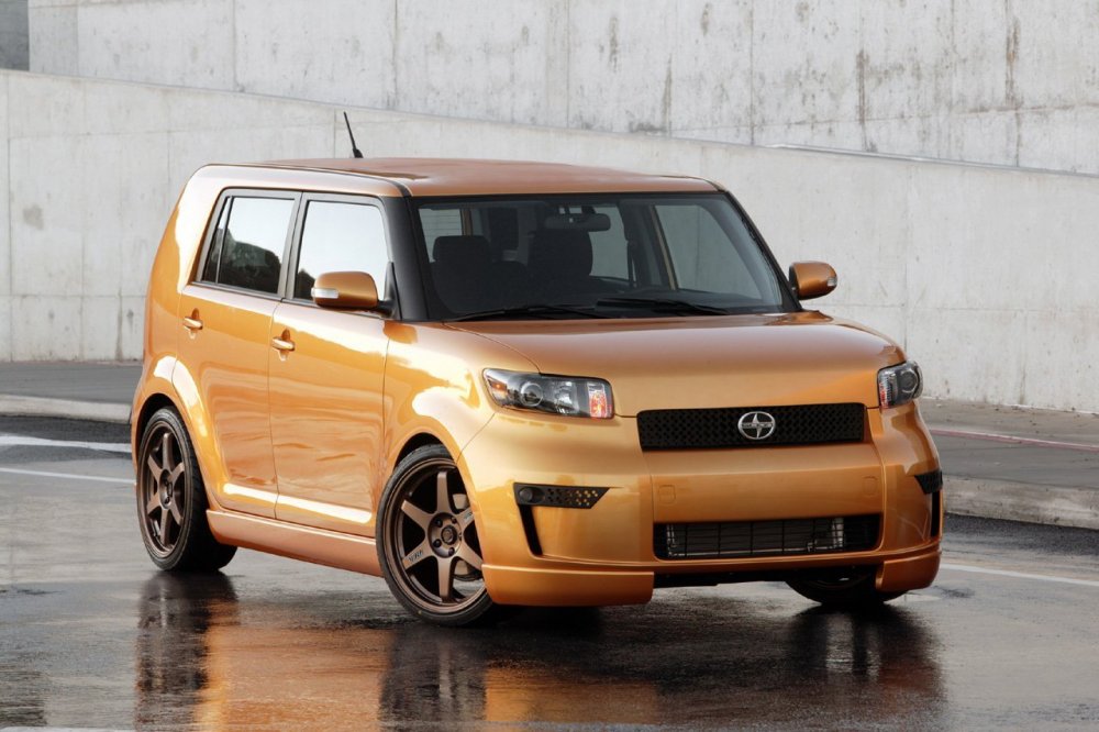 Тойота XB Scion 1