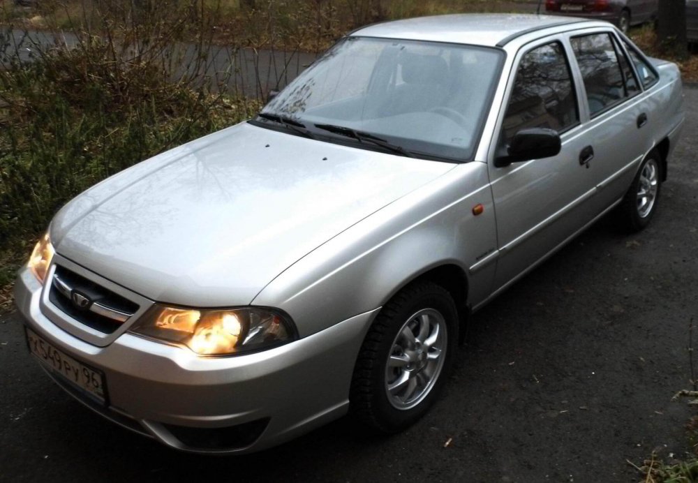 Машина Daewoo Nexia