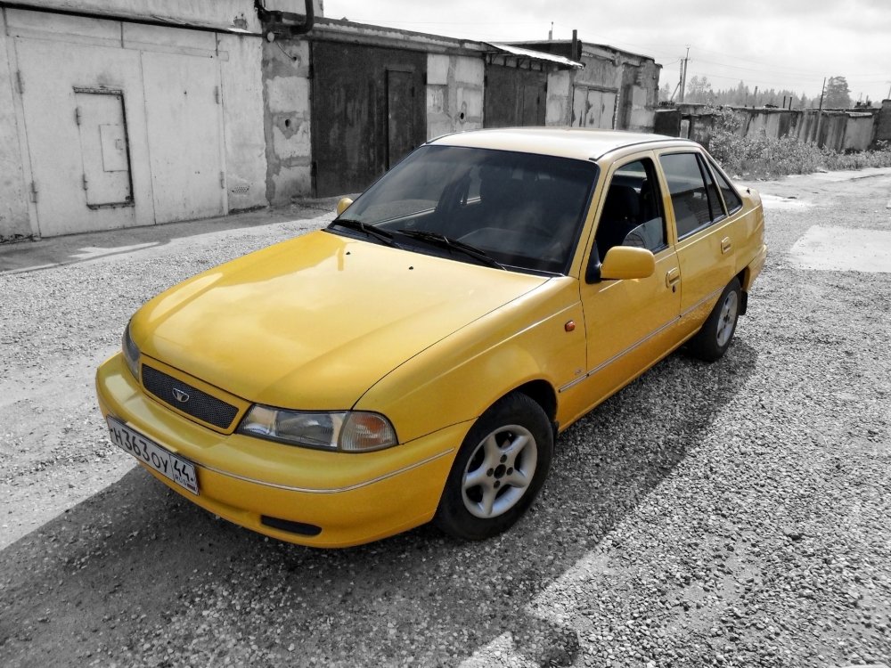 Nexia Daewoo 2000 желтая