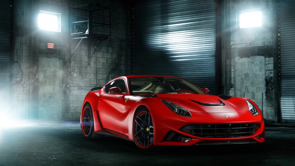 Ferrari f12 Berlinetta красная