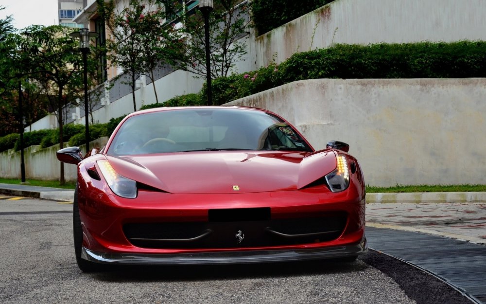 Ferrari 458 Italia красная