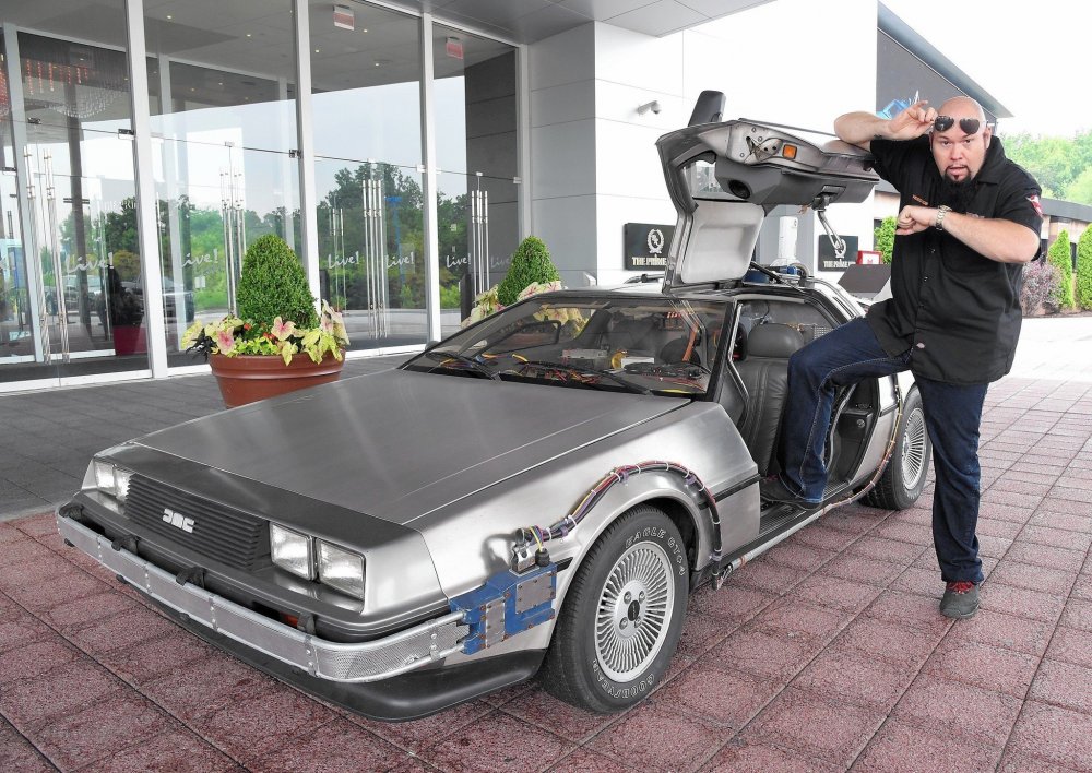 DELOREAN DMC-1