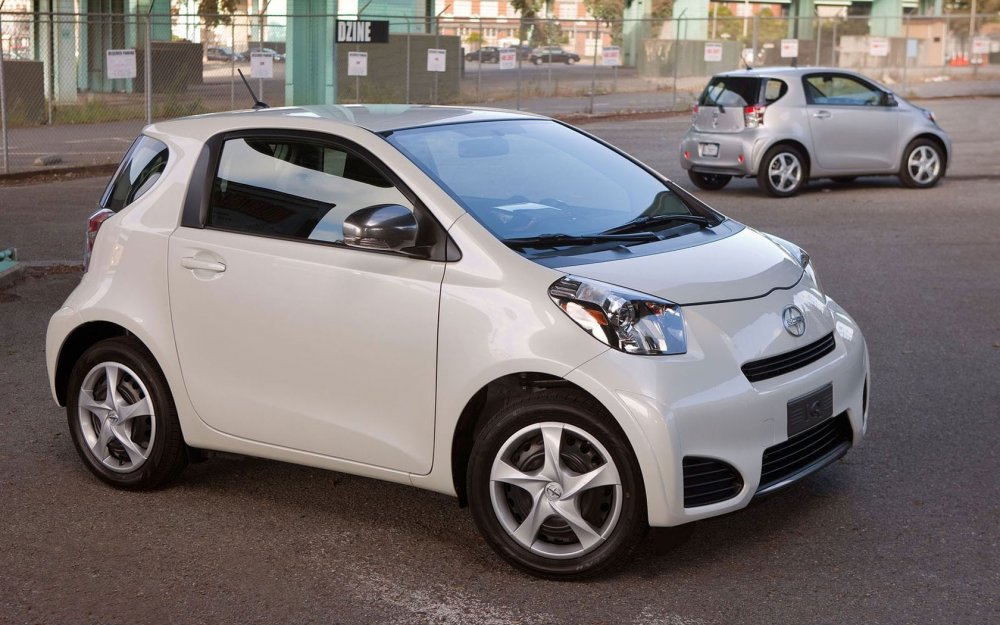 Toyota IQ 4 местная