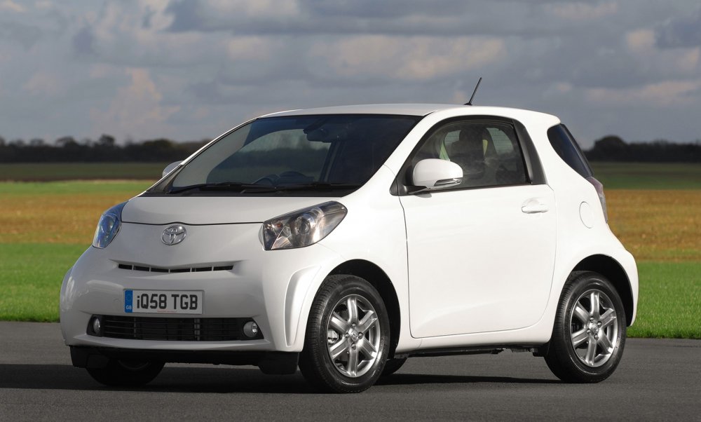 Toyota IQ черная