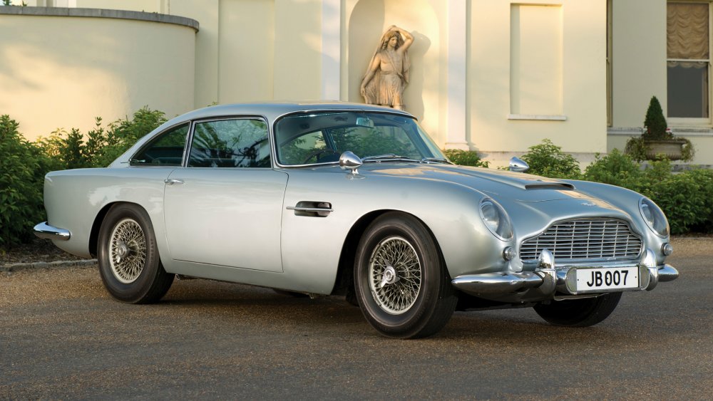 Aston Martin db5 Джеймса Бонда