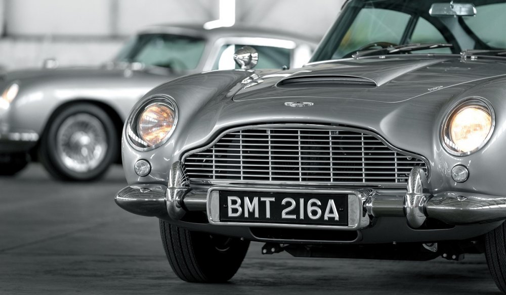 Aston Martin db5 Джеймса Бонда Шон Коннери