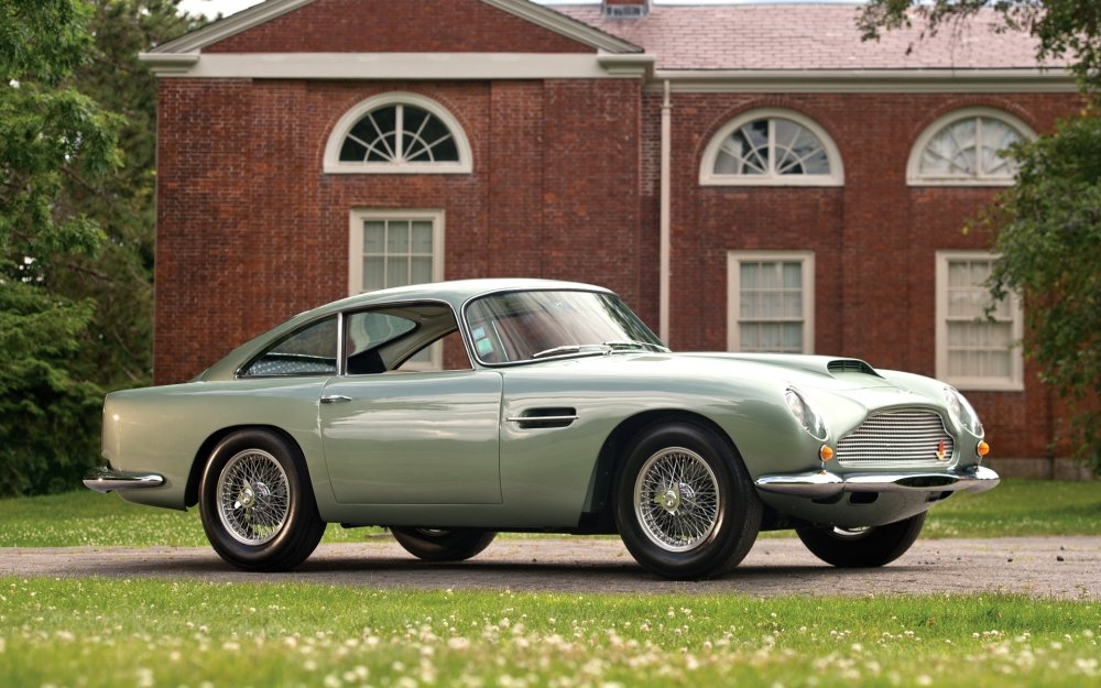 Автомобиль aston martin db5