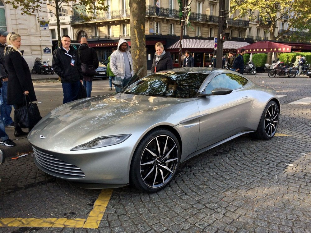 Aston Martin db10