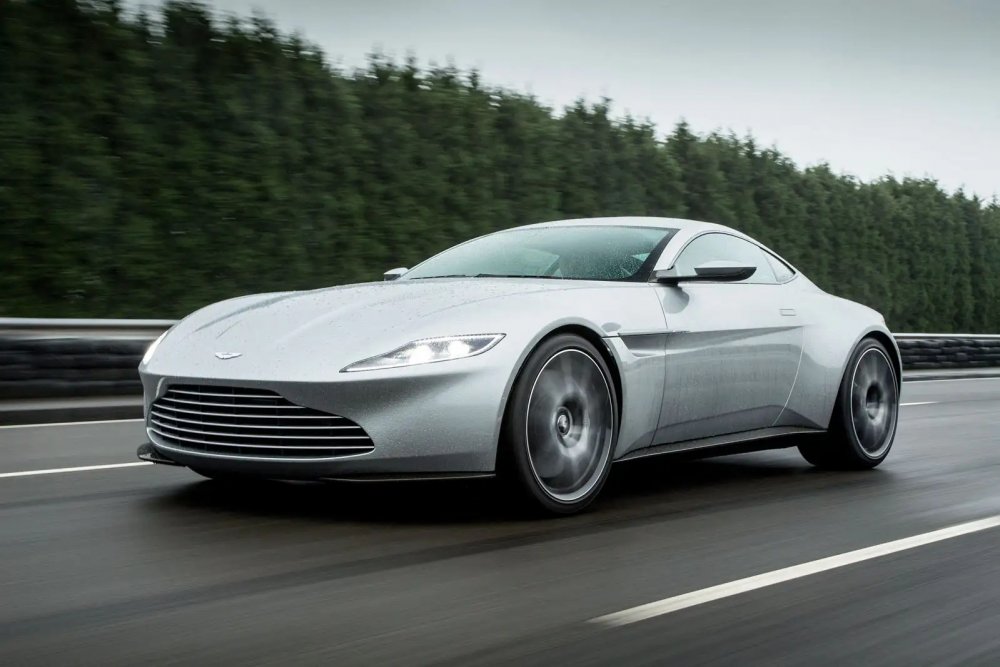 Aston Martin DB 10 007