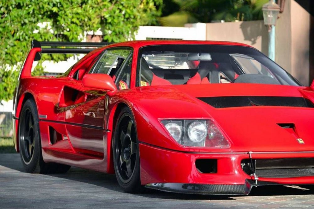 Машина Ferrari f40
