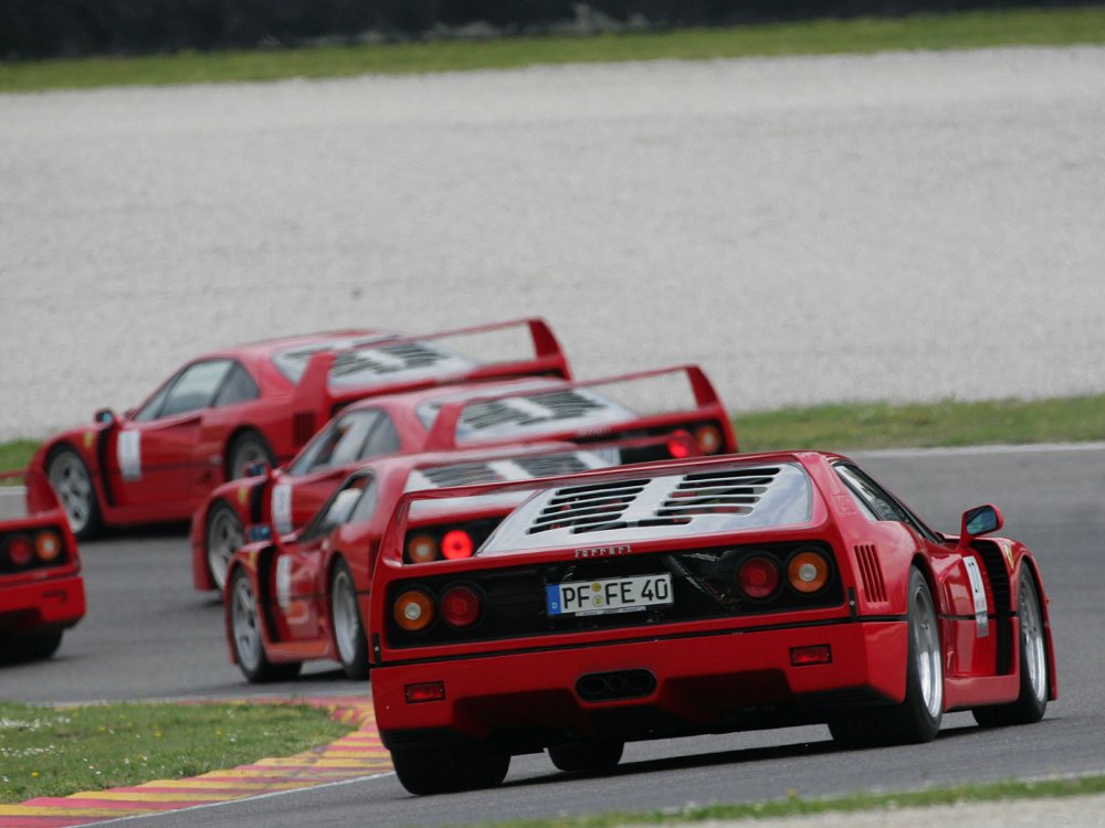 Ferrari f40 LM двигатель