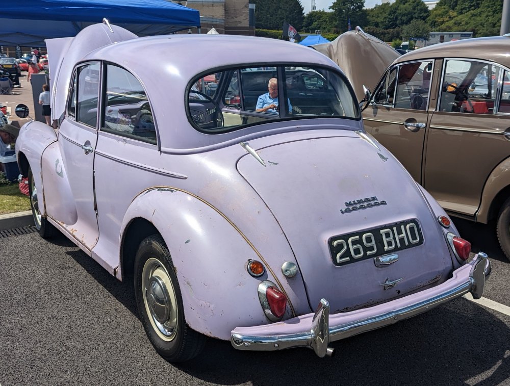 Morris Minor 1000 салон