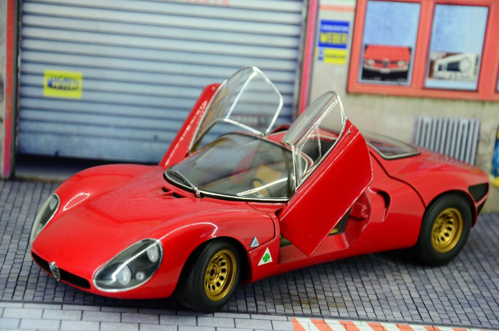 Alfa Romeo 33 Stradale back