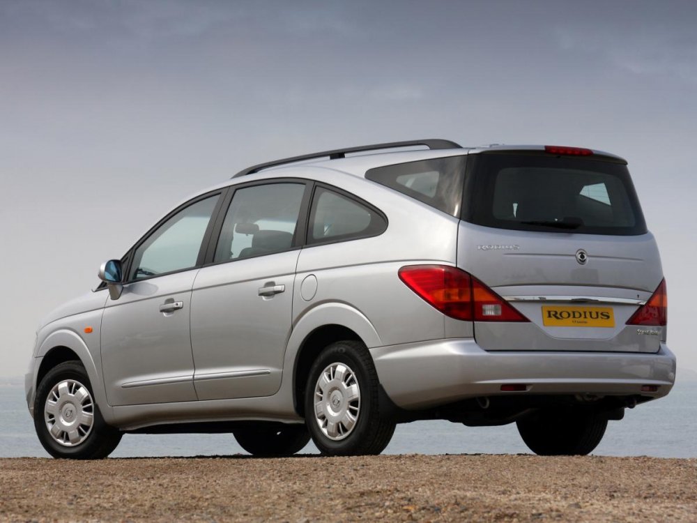 SSANGYONG Rodius 2013