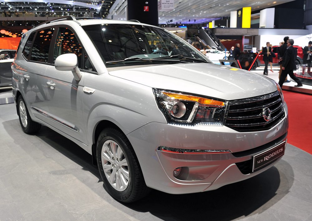 SSANGYONG Rodius 1