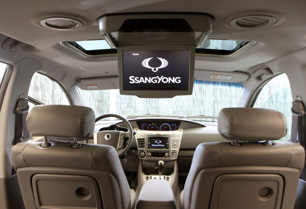 SSANGYONG Rodius 2013